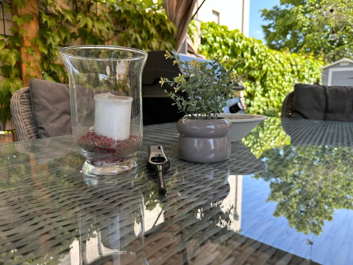 Fhv01 - Ferienwohnung 100M² 6 Personen Garten Und Terrasse 2X Wc Taucha Buitenkant foto